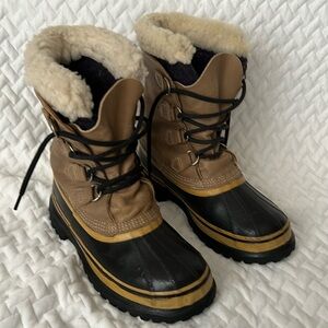 Sorel Caribou Boots Women’s 8 brown leather